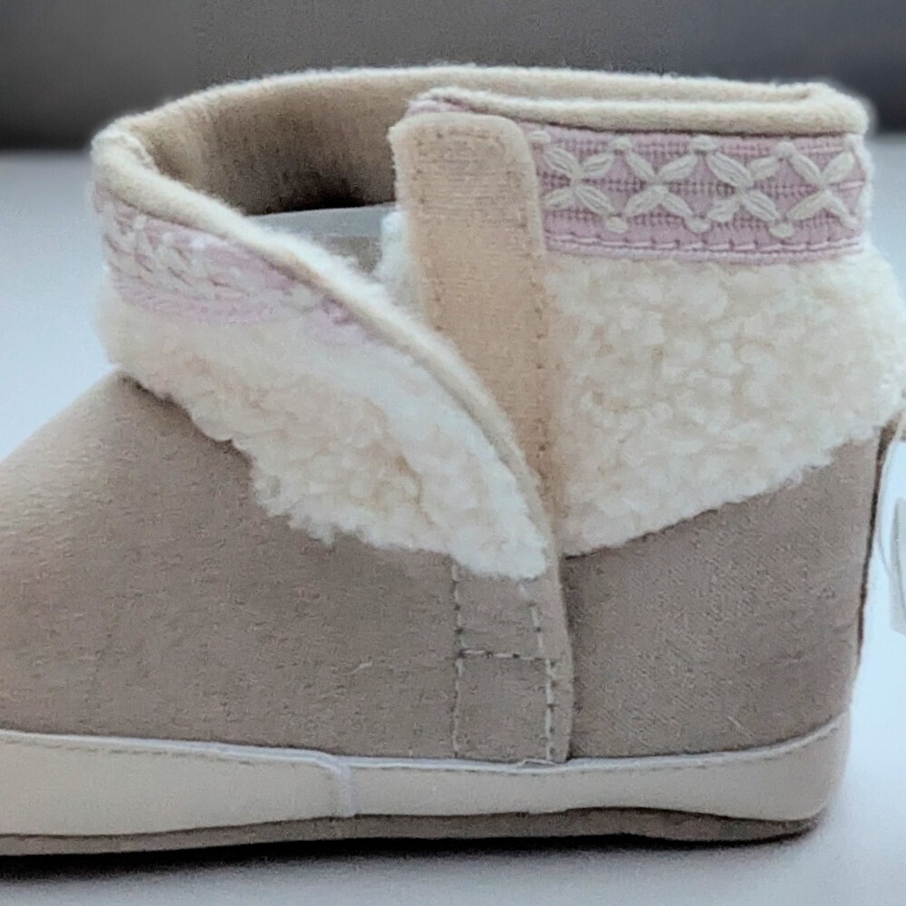 NWT Baby (Size 4) Booties/Boots/Slippers/Moccasins w/Velcro For Easy On/Off - Picture 14 of 16